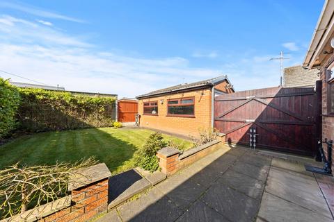 2 bedroom bungalow for sale, Fir Tree Lane, Burtonwood, WA5