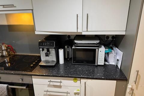 2 bedroom flat to rent, Brockley Rise, London