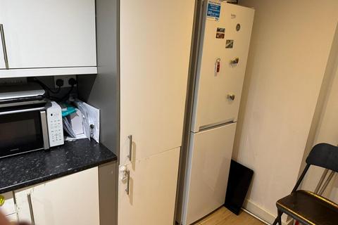 2 bedroom flat to rent, Brockley Rise, London