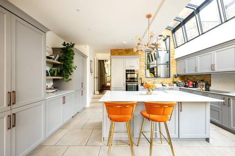 4 bedroom terraced house for sale, Dyne Road