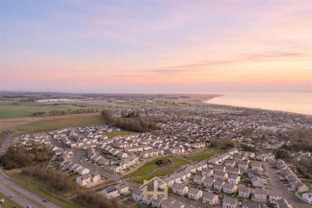 2 Pitairlie Rise-0051.jpg