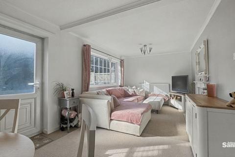3 bedroom semi-detached house for sale, Pinxton Court, Mansfield, NG18