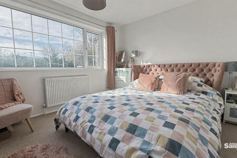 3 bedroom semi-detached house for sale, Pinxton Court, Mansfield, NG18