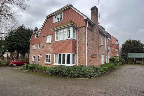 Bassett Green Road, SOUTHAMPTON