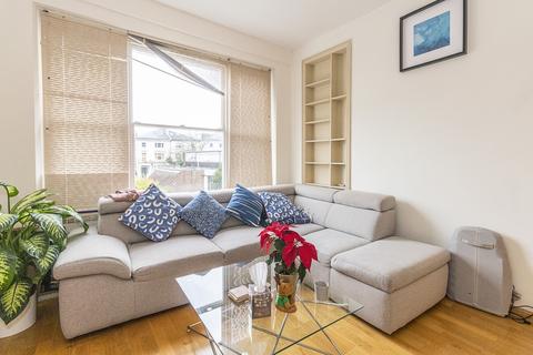 1 bedroom flat to rent, Belsize Square, London, NW3