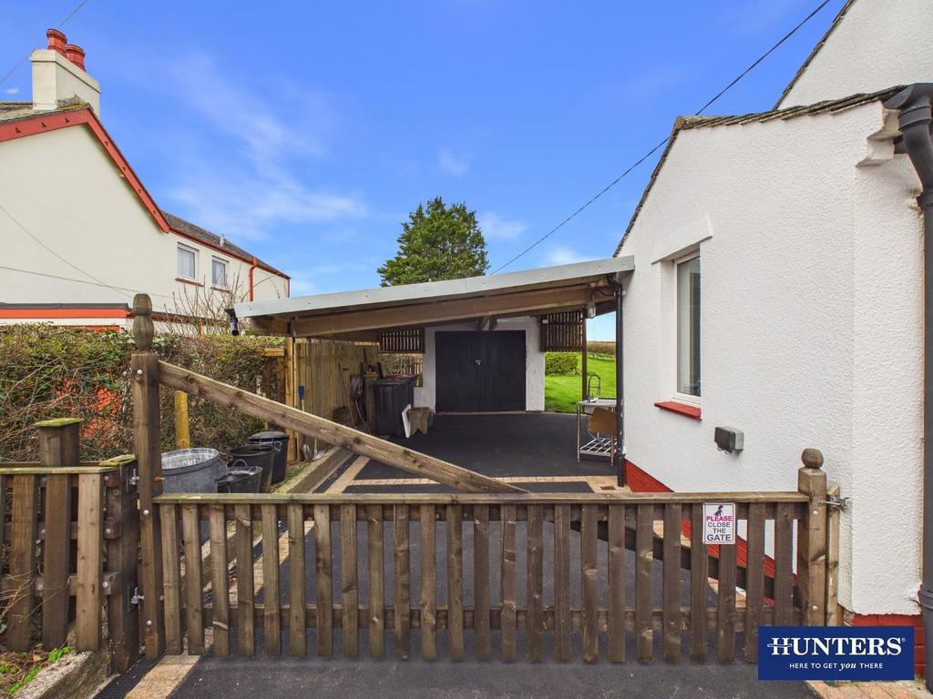 Driveway/Carport/Garage