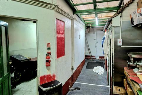 Property for sale, 16 North Parade, UB1