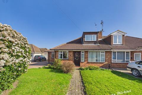 3 bedroom bungalow for sale, Kendal Close, Aylesbury