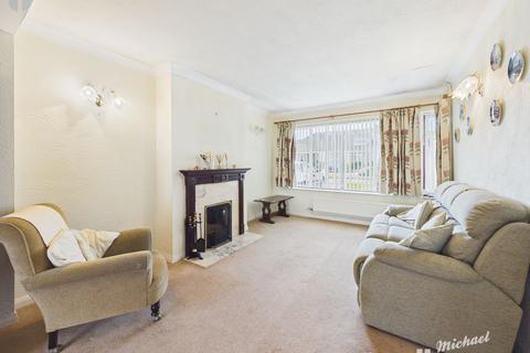 3 bedroom bungalow for sale, Kendal Close, Aylesbury