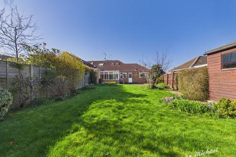 3 bedroom bungalow for sale, Kendal Close, Aylesbury