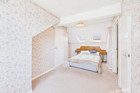 3 bedroom bungalow for sale, Kendal Close, Aylesbury
