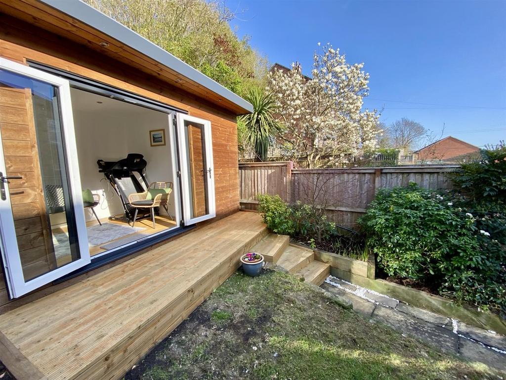Bramleys Estate Agents - Stocks Bank Road - Mirfie