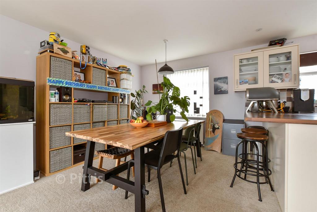 Kitchen/ Living Room