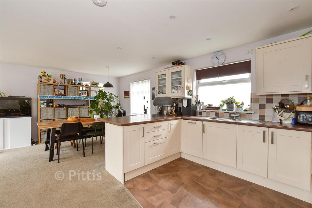 Kitchen/ Living Room