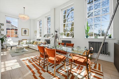 2 bedroom flat to rent, Searle House, Battersea SW11