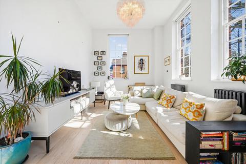 2 bedroom flat to rent, Searle House, Battersea SW11