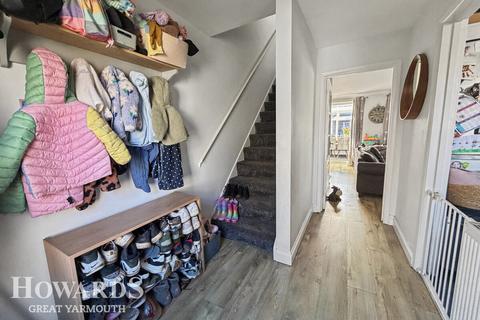 3 bedroom semi-detached house for sale, Wright Close, Caister-On-Sea