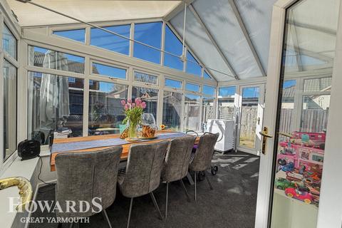 3 bedroom semi-detached house for sale, Wright Close, Caister-On-Sea