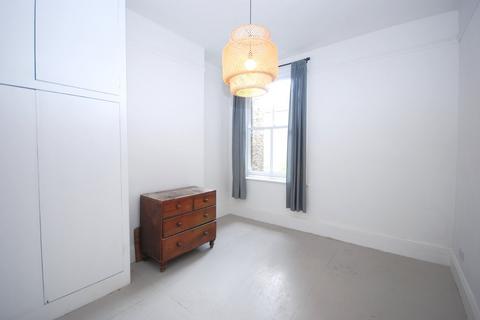 6 bedroom property to rent, Camberwell New Road, London SE5