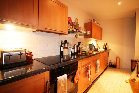 6 bedroom property to rent, Camberwell New Road, London SE5