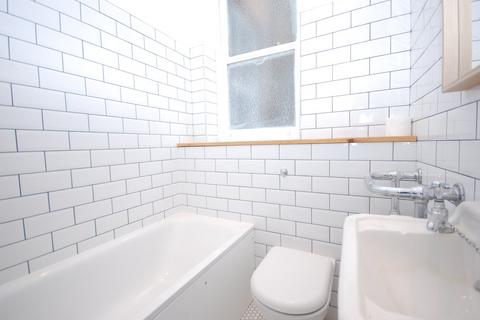 6 bedroom property to rent, Camberwell New Road, London SE5