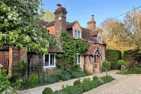 Priory Lane, Frensham, Farnham, GU10