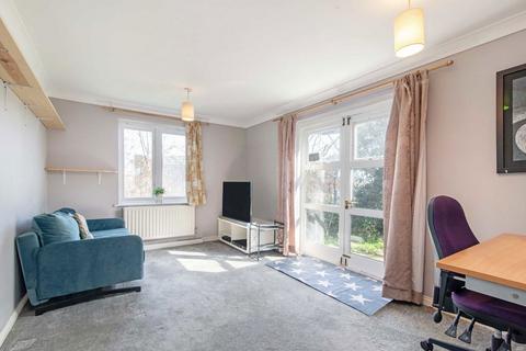 2 bedroom flat for sale, Buxhall Crescent, London E9