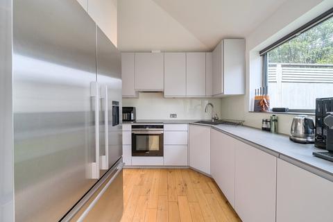 2 bedroom flat for sale, Carminia Road, Balham, London, SW17