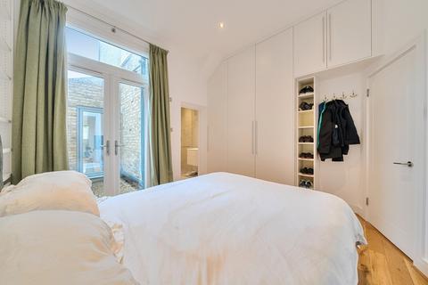 2 bedroom flat for sale, Carminia Road, Balham, London, SW17