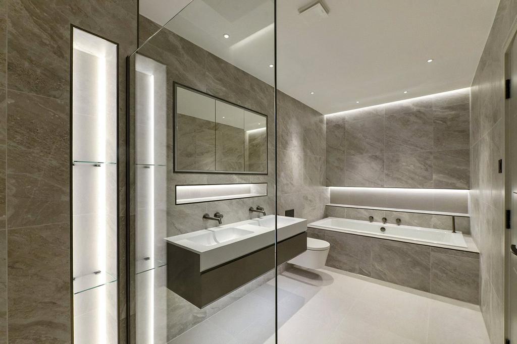 Main En-Suite