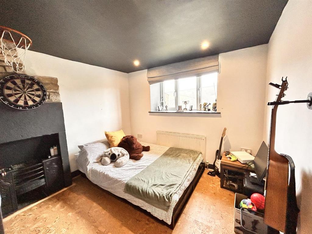 Bedroom one 1.jpg
