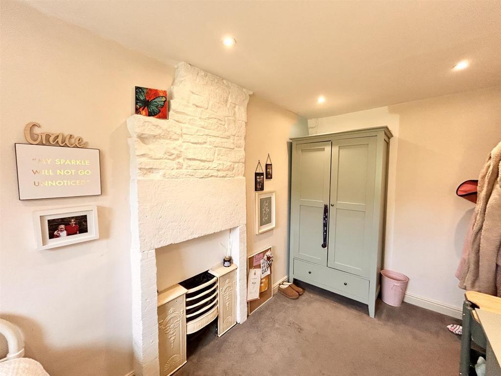 Bedroom two 2.jpg