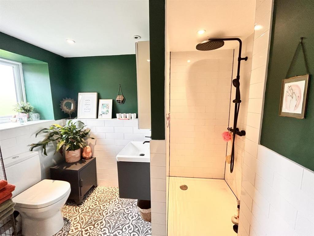 Bathroom two.jpg