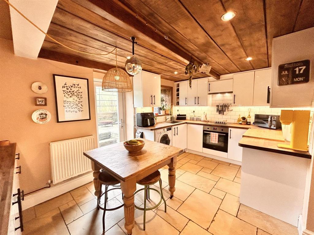 Kitchen one.jpg