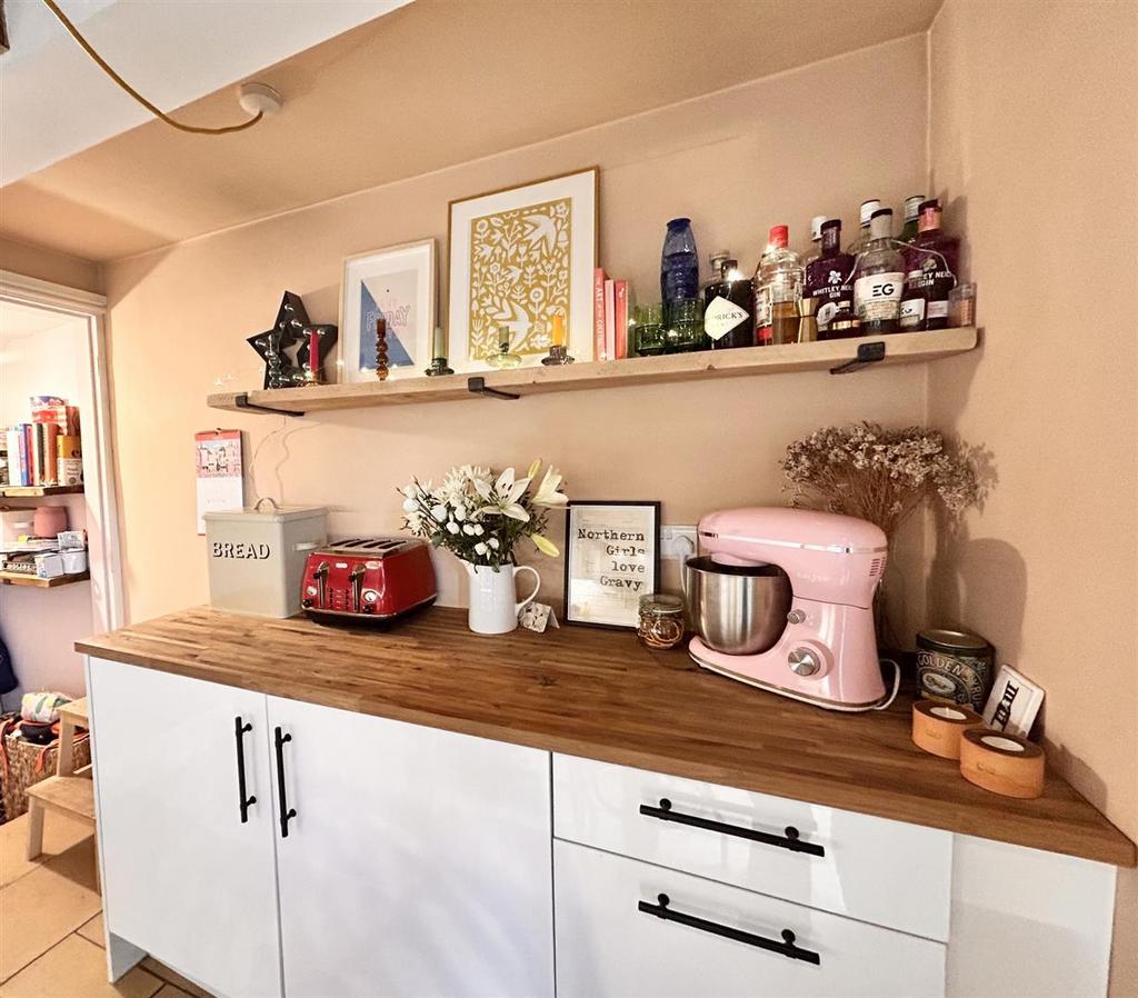 Kitchen five.jpg