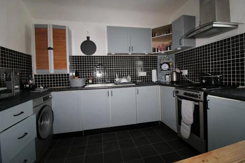 2 bedroom flat for sale, Victoria Avenue, Porthcawl CF36