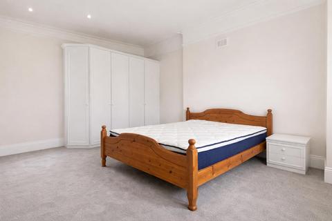 2 bedroom flat to rent, Auriol Road, London, W14