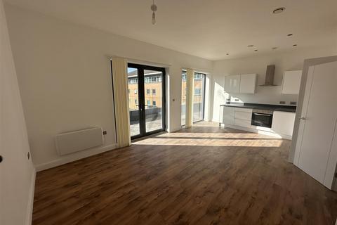 3 bedroom penthouse to rent, Lee Street,stockport,SK1 3FY