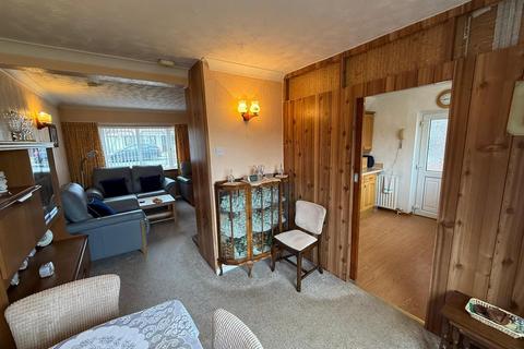 3 bedroom detached house for sale, Denleigh Road, Kingswinford, DY6 8QB