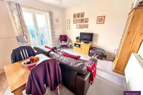 2 bedroom flat for sale, School Street, Hemingfield, Barnsley