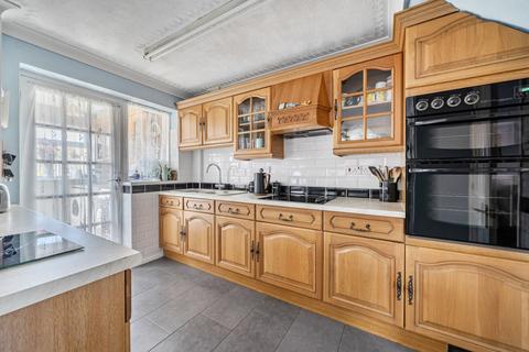 3 bedroom terraced house for sale, Mepham Road, Bedford