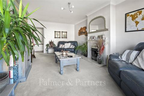 2 bedroom apartment to rent, Alton Road, Clacton-on-Sea, Essex, CO15