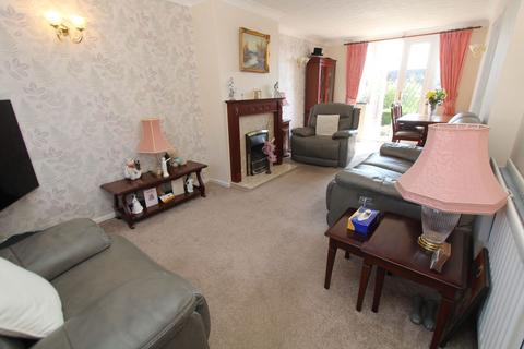 2 bedroom semi-detached house to rent, Langstone Road, Dudley DY1