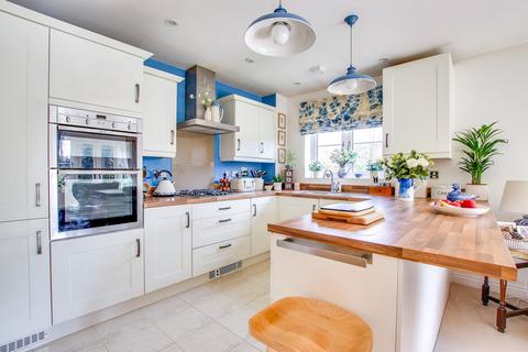 2 bedroom end of terrace house for sale, North Greenlands, Pennington, Lymington, SO41
