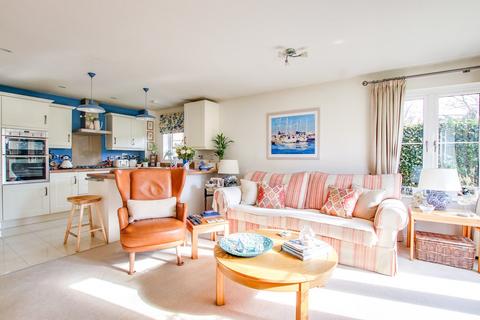 2 bedroom end of terrace house for sale, North Greenlands, Pennington, Lymington, SO41