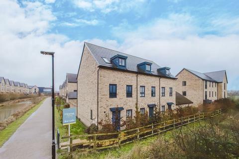 Seamington Strand, Wichelstowe, Swindon, SN1 7DJ