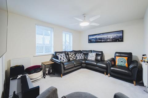 3 bedroom end of terrace house for sale, Seamington Strand, Wichelstowe, Swindon, SN1 7DJ