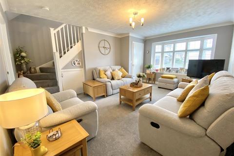 undefined, Fern Rise, Elland