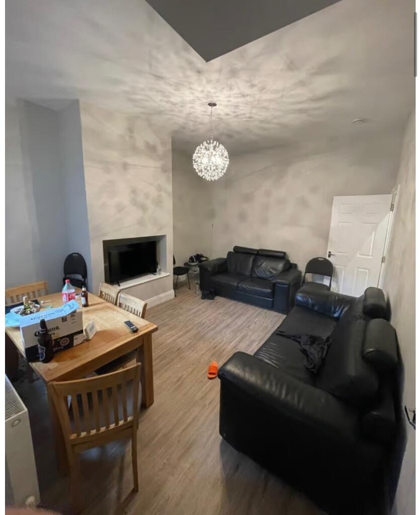 5 bedroom terraced house to rent – pohled 2