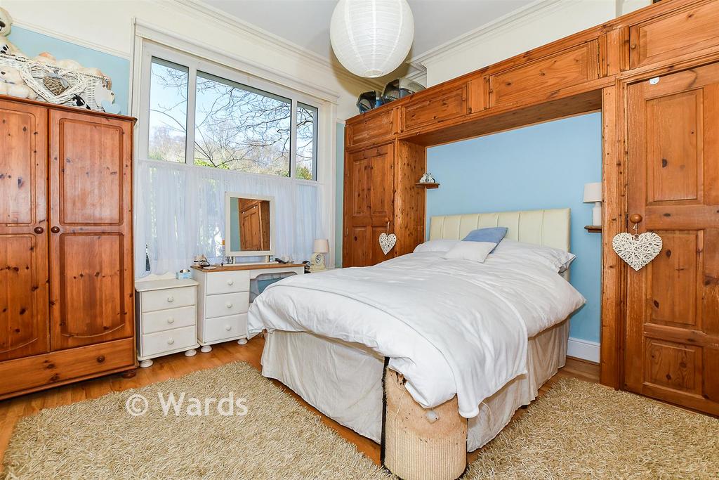 Bedroom ::